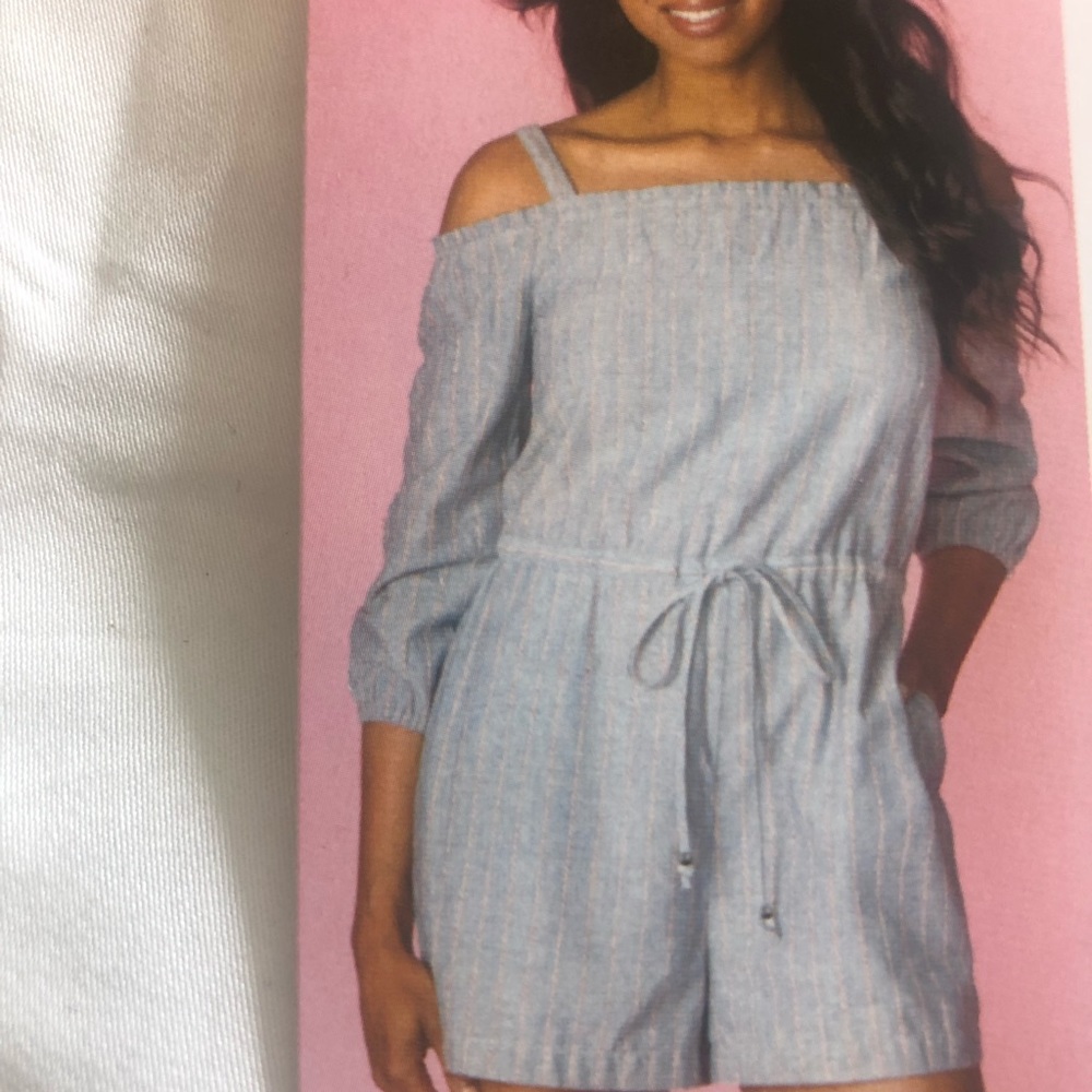 Simply Noelle striped short jump suit Size 8/10